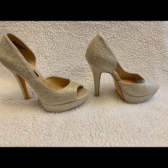 Betseyville Champagne heels - Picture 2 of 3